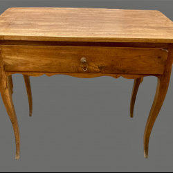 Tavolino Luigi XV noce cm 86x50 h.74